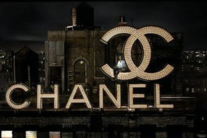 两个反着的C是什么服装款式（Chanel品牌时尚穿搭）