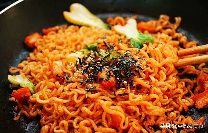 火鸡面为什么叫火鸡面（里面没有火鸡为什么受欢迎）
