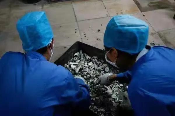 假死被拉进火化炉怎么办(如果假死被拉进火化炉)